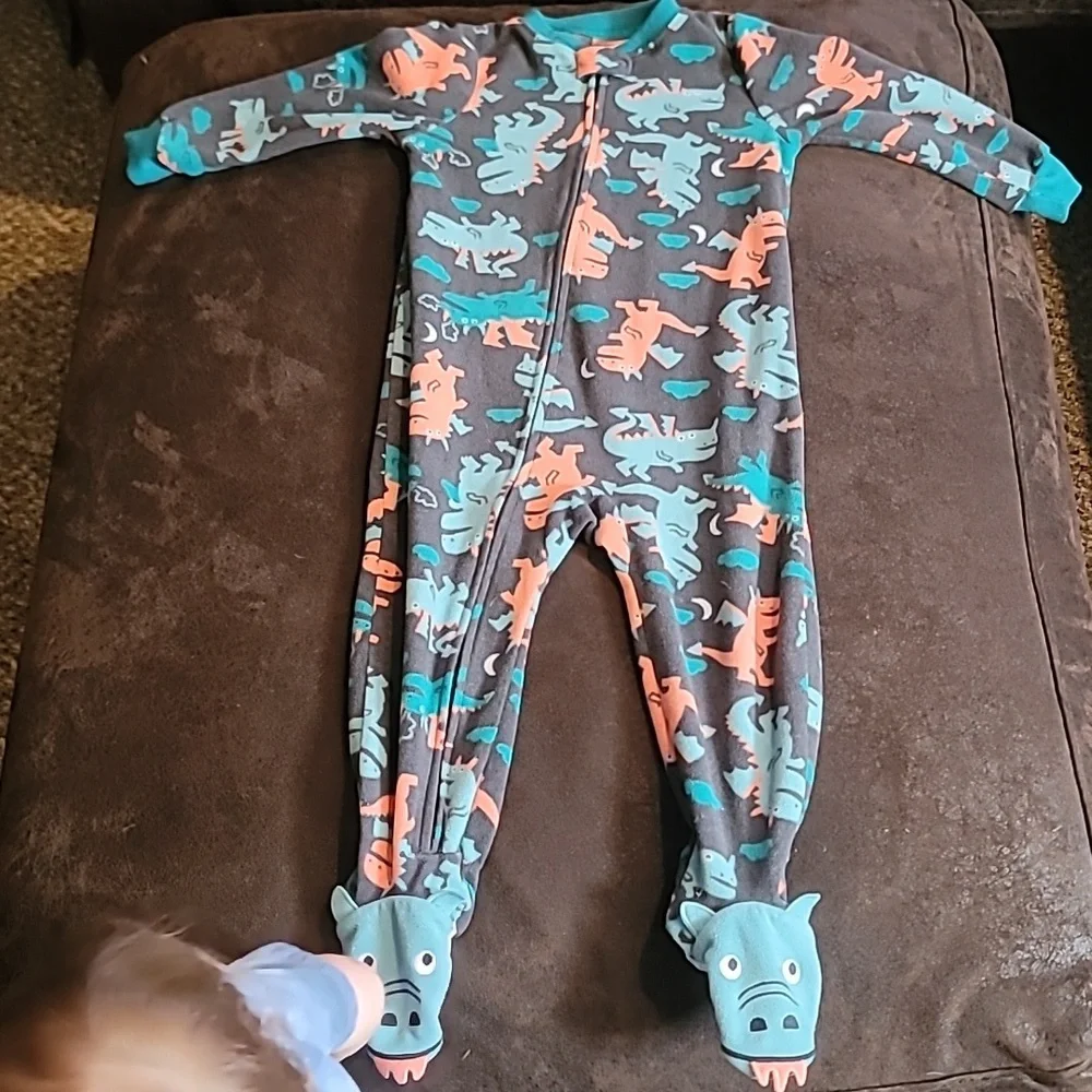 Footed PJs - Picture 4 of 6
